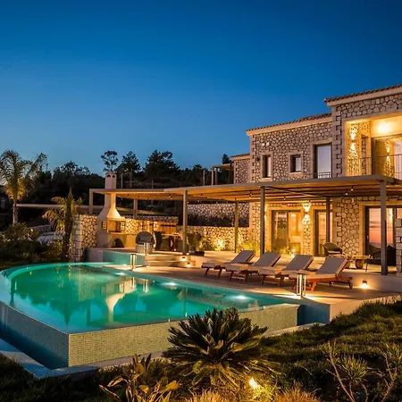 Zeus Exclusive Willa *