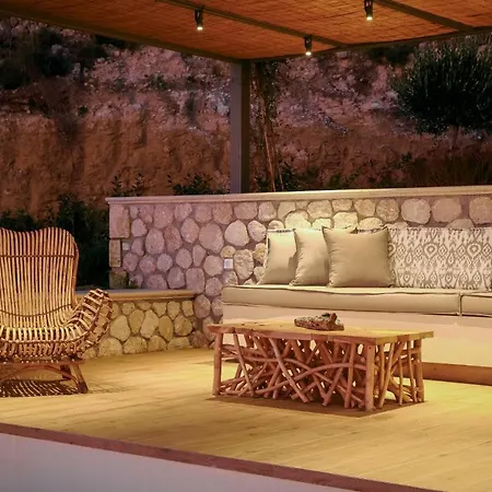 Zeus Exclusive Willa *